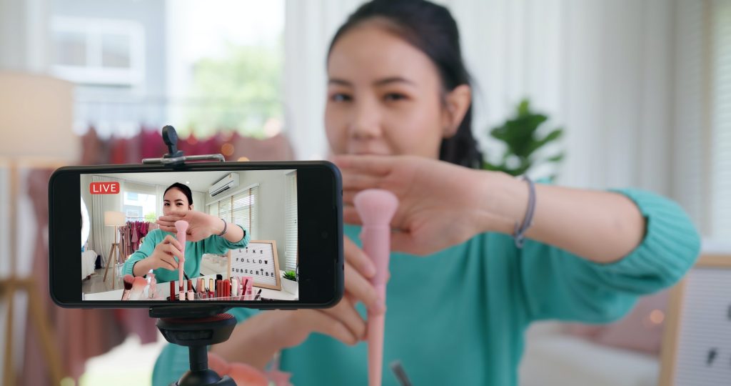 The Role of KOLs in Shaping Content Strategies for Global Brands